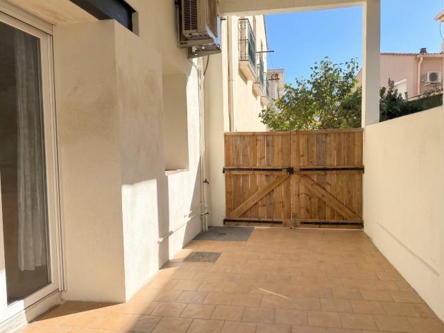 Maison de charme rénovée avec terrasses et garage 118m² Vic la Gardiole