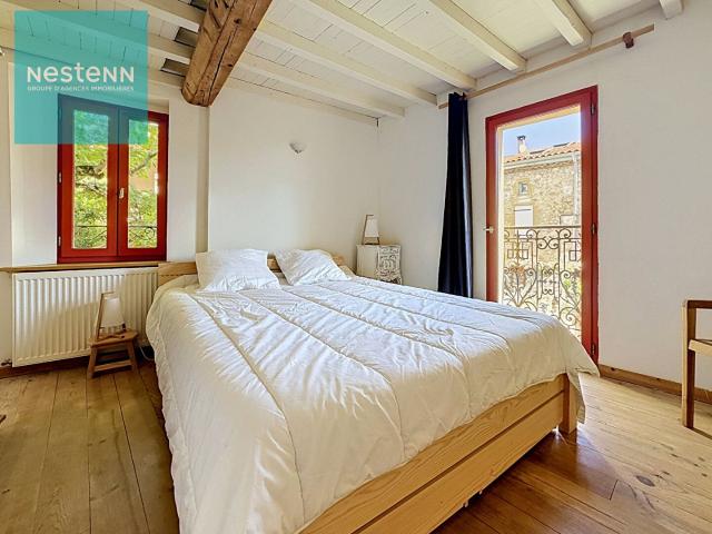 Maison de charme rénovée avec jardin et terrasse tropézienne. 97m² Laurabuc