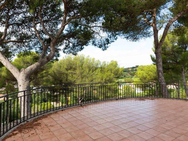 Maison de charme 195m² — piscine, jardin 3500m² — Marseille 13011 Les Accates
