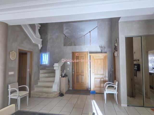 Maison de charme 198 m² avec piscine, dépendances et grand terrain Castelnau de Montmirail