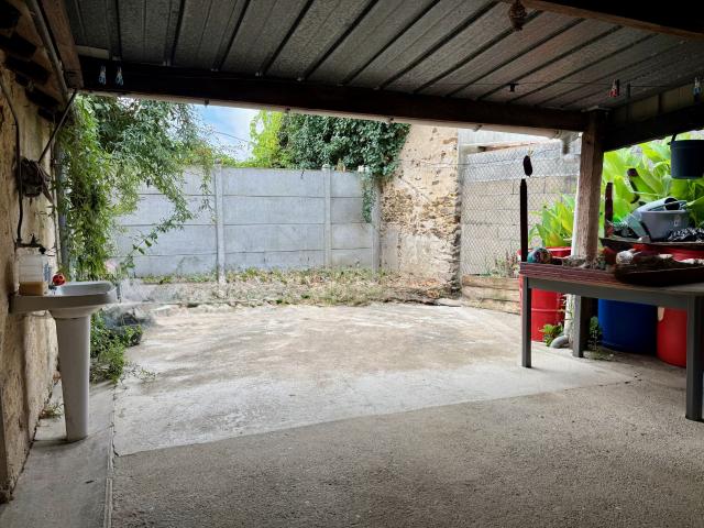 Maison de bourg 3 chambres avec garage et cour fermée