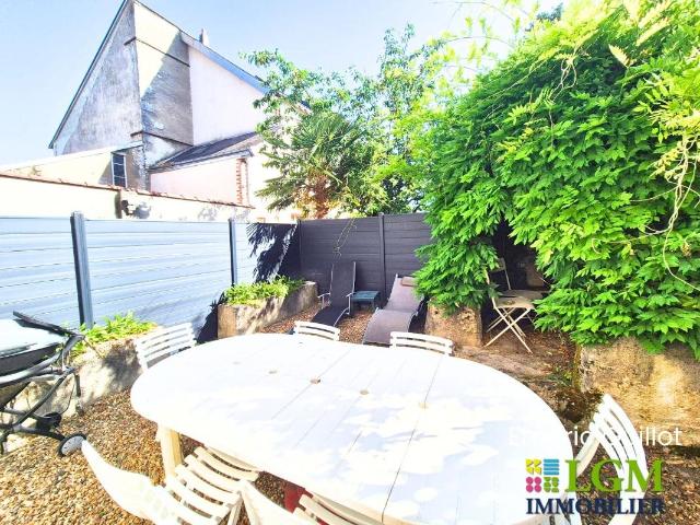 Maison de bourg 114 m² – 4 chambres – Grenier Cour – Idéal. 114m² Cellettes
