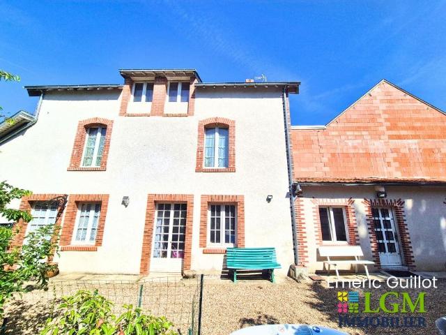 Maison de bourg 166 m² – Deux logements – Garage double Gr. 166m² Cellettes