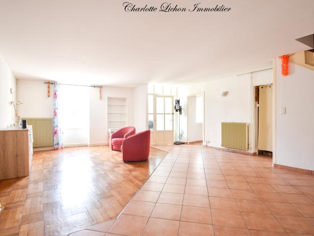 Maison de bourg 187 m2 3 chambres plateau de 54 m2