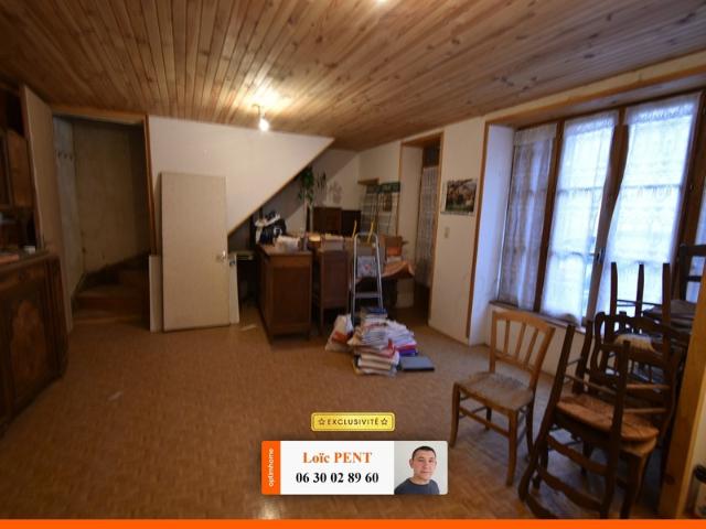 Maison de bourg 5 pièces à rénover à Saint Nicolas des Biefs 03250