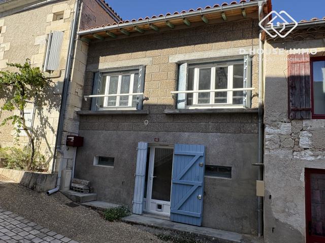 Maison de bourg 70 m² joli terrain