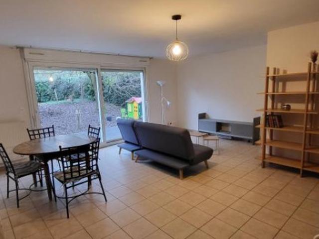 Maison de bourg à Bron à louer Locagestion, expert en gestion locative