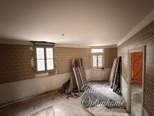 Maison de Bourg à rénover avec un beau potentiel