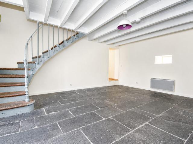 Maison De Bourg Avec Terrasse 81m² Volvic