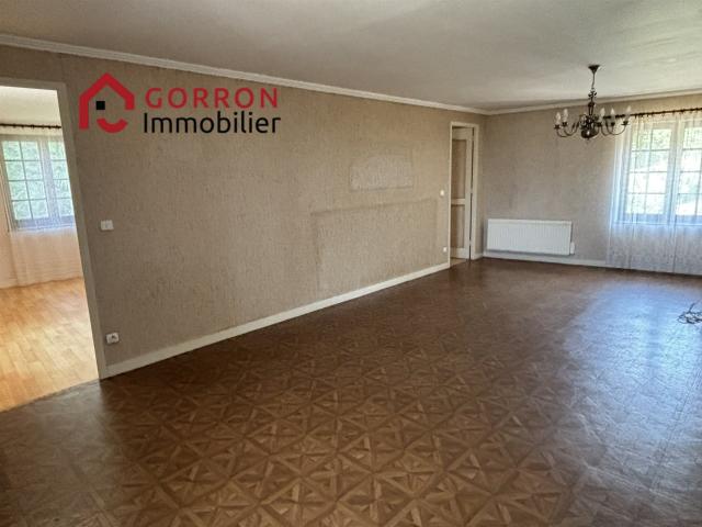 Maison de bourg avec jardin et garage 121m² Désertines