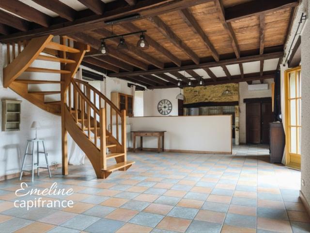 Maison de bourg avec jardinet et studio indépendant