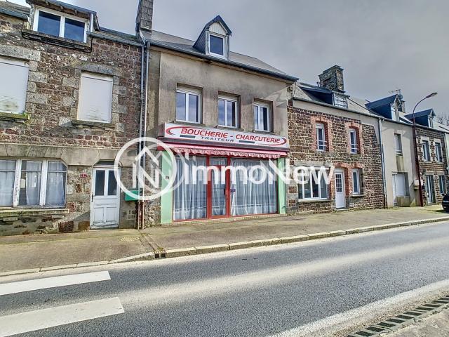 Maison de bourg avec pas de porte/ VILLEBAUDON / belles surfaces