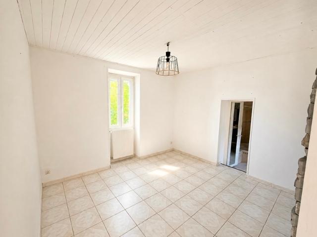 Maison de bourg de 3 pièces principales