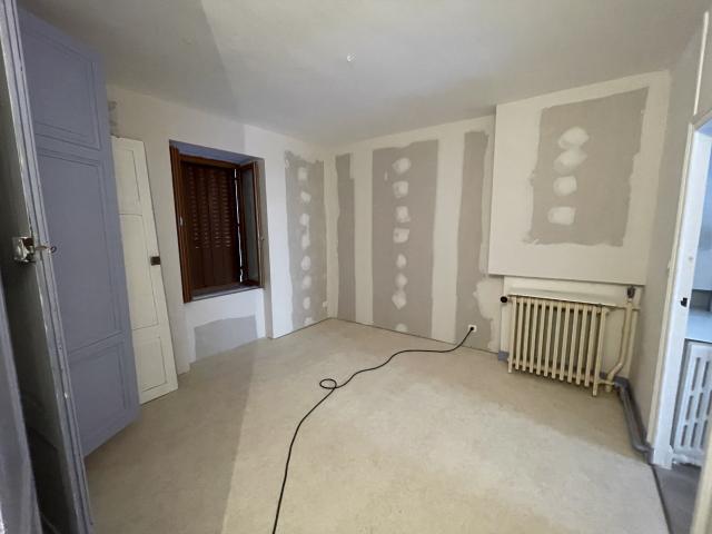 Maison de bourg de 191 m2 avec fort potentiel Idéal investisseur ou projet familial