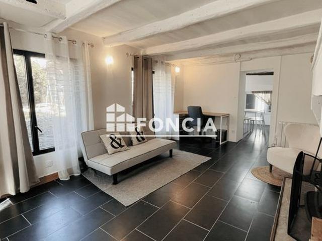 Maison en pierre rénovée – Charme et tranquillité
