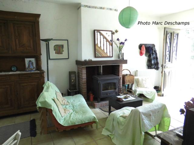 Maison de bourg mitoyenne d'un coté, rénovée, 2 chambres, 92