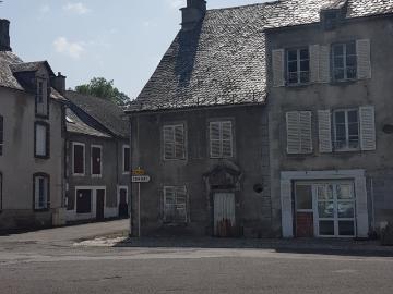 Maison de bourg, place de l'église