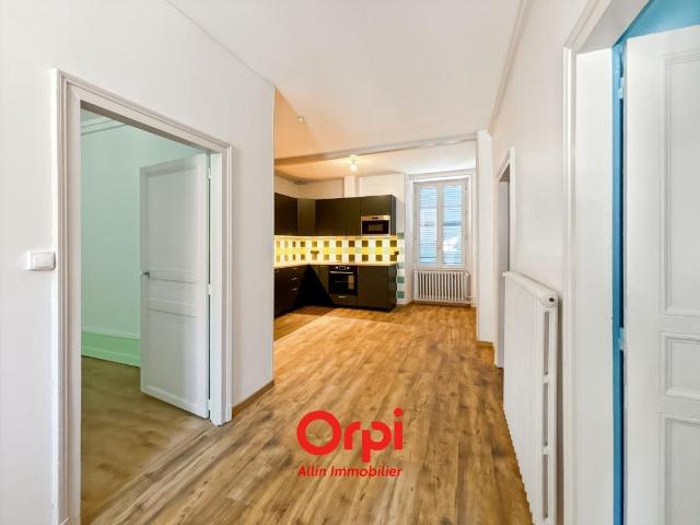 Maison de bourg rénovée en 2025 + studio indépendant Gouzon. 167m² Gouzon