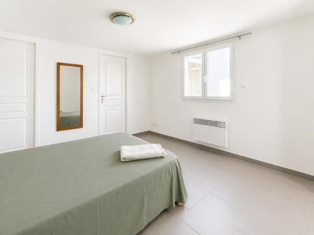 Maison de Fond avec cour Baille