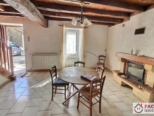 Maison de famille au coeur de Venès