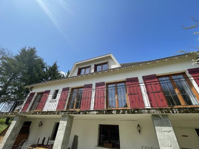 Maison de famille avec accès creuse de 180 m2