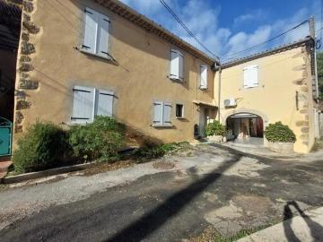 Maison avec 3 garages en entrée de Cévennes