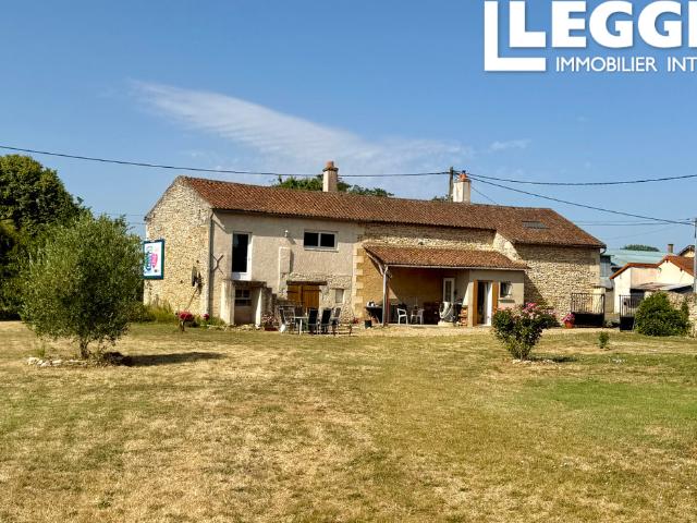 Maison de hameau avec dépendances et fort potentiel d’aménagement sur terrain de 3000 m², 2 chambres et 1 SDB