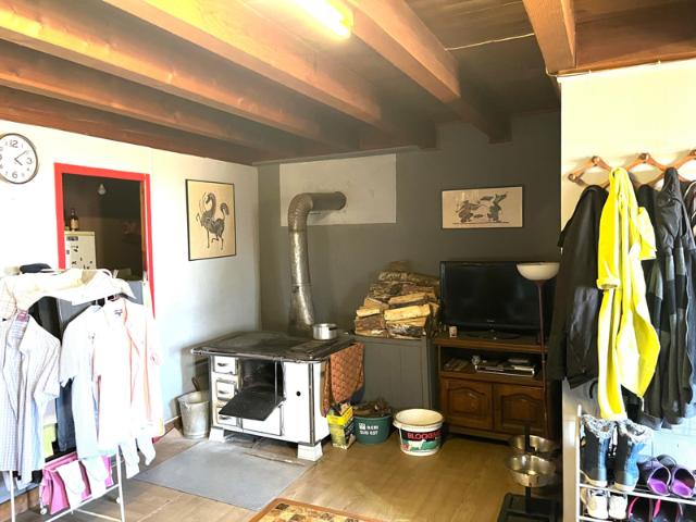 Maison de hameau avec dépendances sur 5ha agricoles au calme