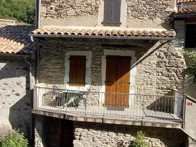 Maison de hameau avec terrain