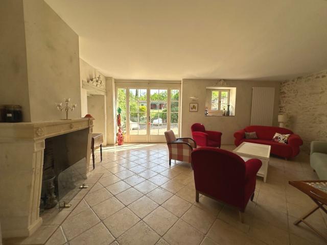 Maison De Hameau En Pierre Avec Piscine 265m² Jegun