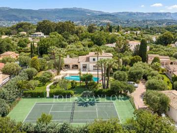 Maison de 5 chambres de luxe en location à Valbonne, France