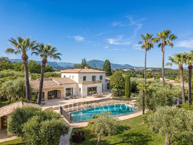 Maison de luxe de 5 chambres en location à Valbonne, France