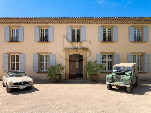 Maison de luxe 8 chambres en vente à Saint Marc Jaumegarde, France