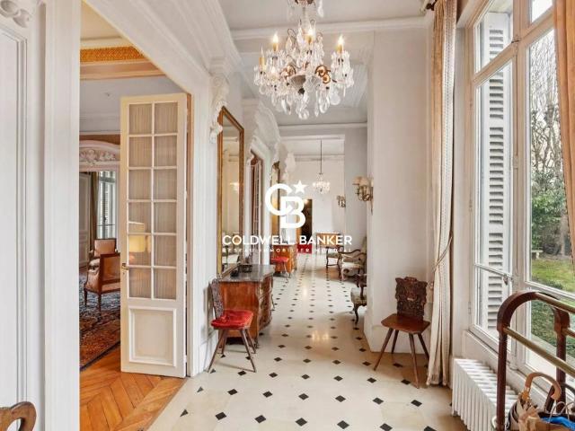 Maison de luxe de 43 pièces en vente à Saint Germain en Laye, Île de France