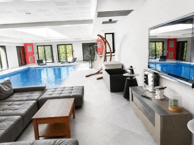 Maison de luxe de 430 m2 en vente Corbelin, France