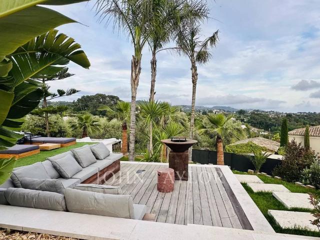 Maison de luxe de 450 m2 en location Mougins, France