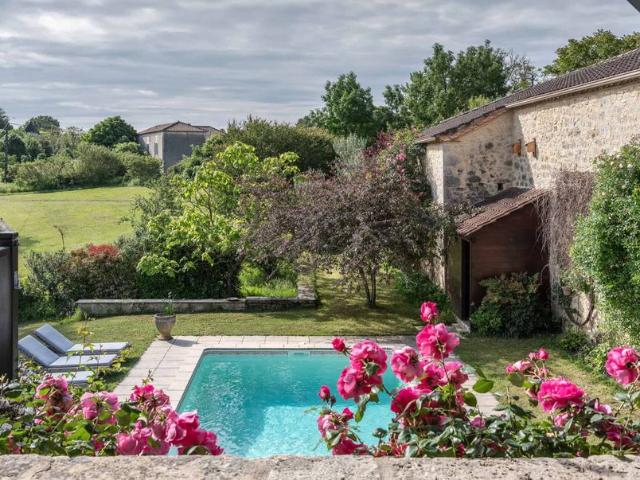 Maison de luxe de 4 chambres en vente à Mauroux, France