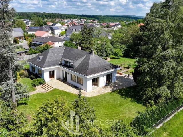 Maison de luxe de 4 chambres en vente à Neufchef, France