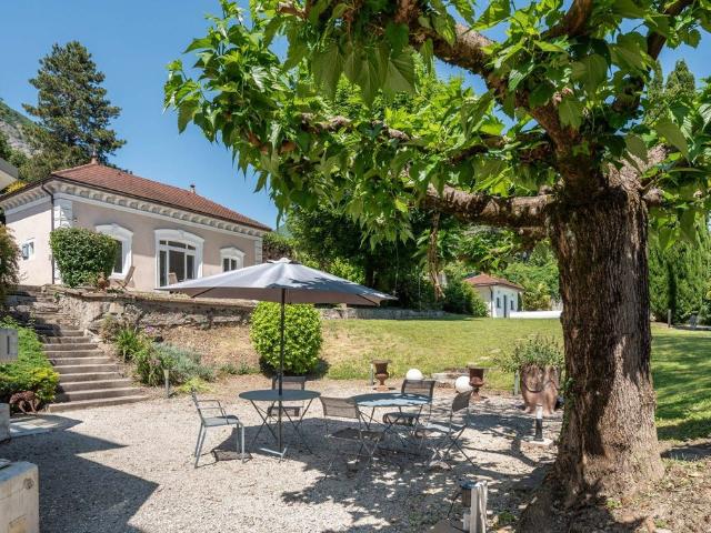 Maison de luxe de 5 chambres en vente à La Tronche, Auvergne Rhône Alpes