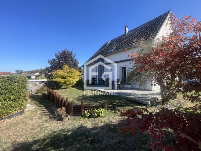 Maison de luxe de 6 pièces en vente à Mutzenhouse, France
