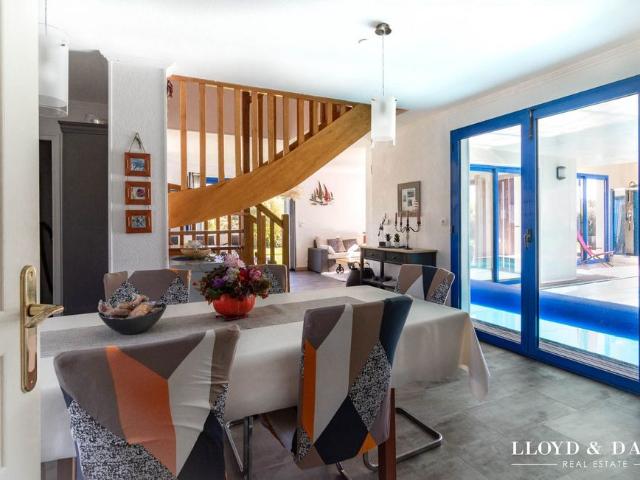 Maison de luxe de 6 pièces en vente à Moëlan sur Mer, France