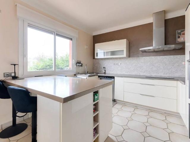 Maison de 4 chambres de luxe en vente à Sainte Consorce, Auvergne Rhône Alpes