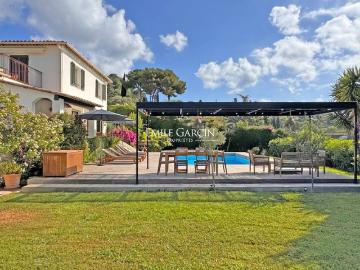 Maison de luxe de 6 pièces en location à Mougins, Provence Alpes Côte d'Azur