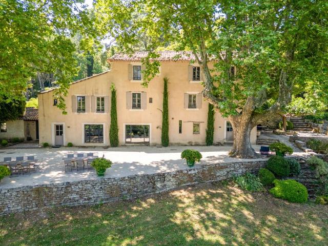 Maison de 12 pièces de luxe en vente à SAIGNON, Saignon, Provence Alpes Côte d'Azur