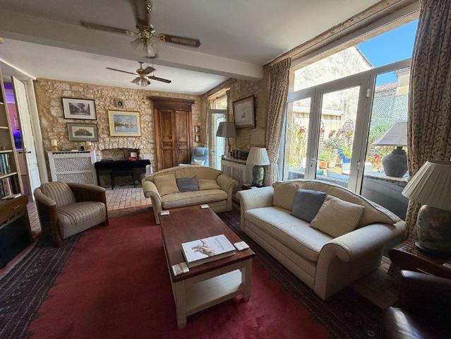 Maison de luxe de 7 pièces en vente à Monpazier, France