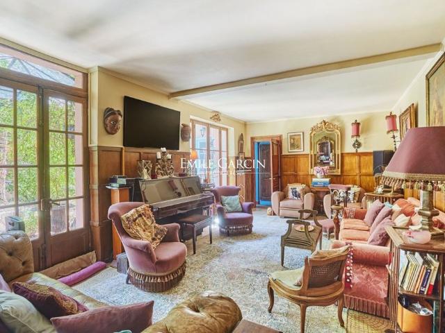 Maison de luxe de 7 pièces en vente à Montmartre, Abbesses, Grandes Carrières, Paris, Île de France