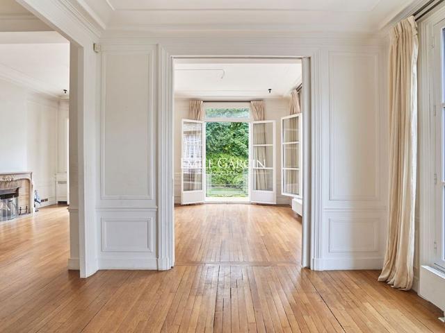Maison de luxe de 7 pièces en vente à Neuilly sur Seine, France