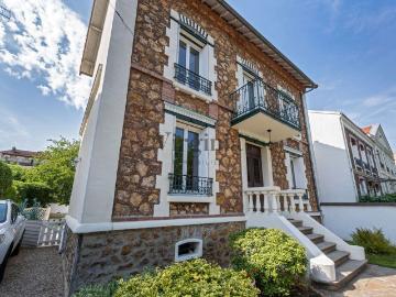 Maison de luxe de 8 pièces en vente à Maisons Alfort, France