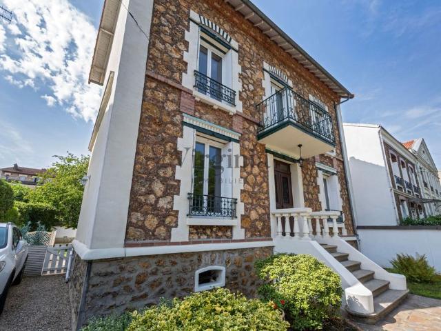 Maison de luxe de 5 chambres en vente à Maisons Alfort, France