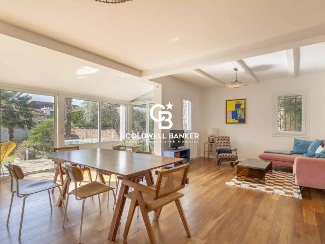 Maison de luxe de 8 pièces en vente à Joinville le Pont, France